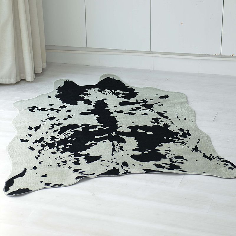 Tapis de chambre à coucher noir tapis motif de peau de vache moderne polyester le support de support antidérapant le tapis lavable