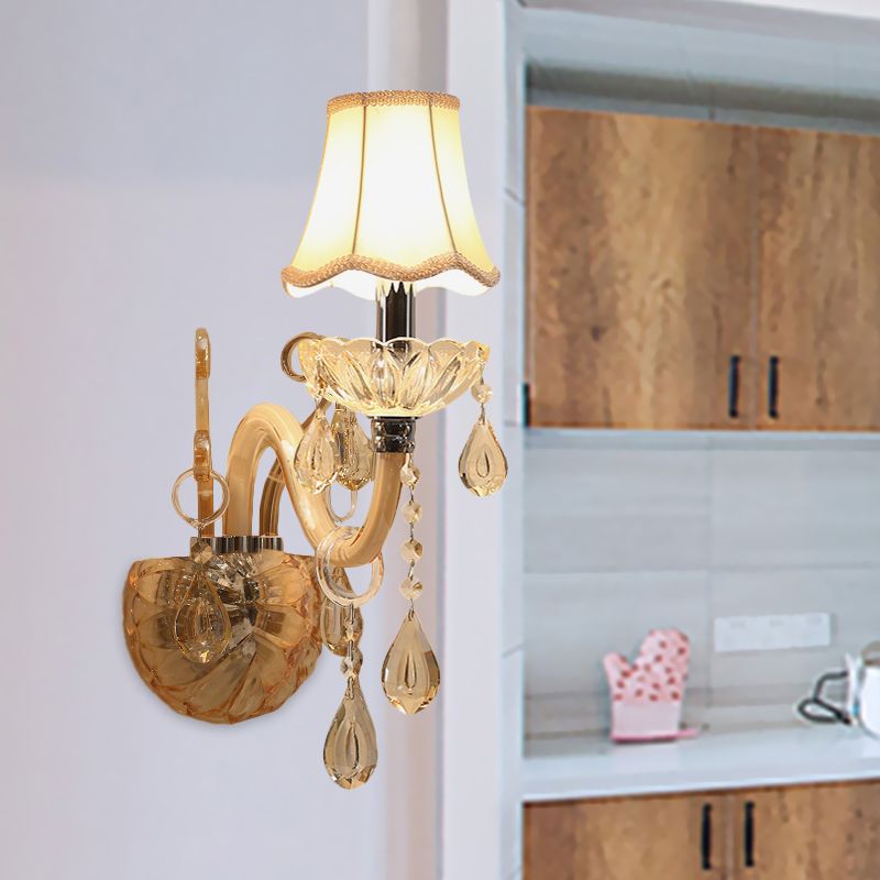 Éclairage mural en verre ambre