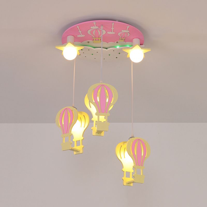 Heißluftballon Semi Flush Cartoon Holz 5 Lampen Rosa/Blau Decken Spülhalter für Kindergarten