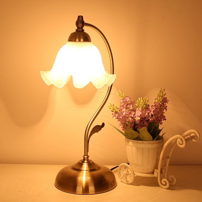 Modern Style Flower Shape Table Lamp Glass 1 Light Table Light