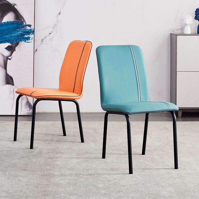 Silla lateral de comedor de metal contemporáneo, silla sin brazos con respaldo sólido