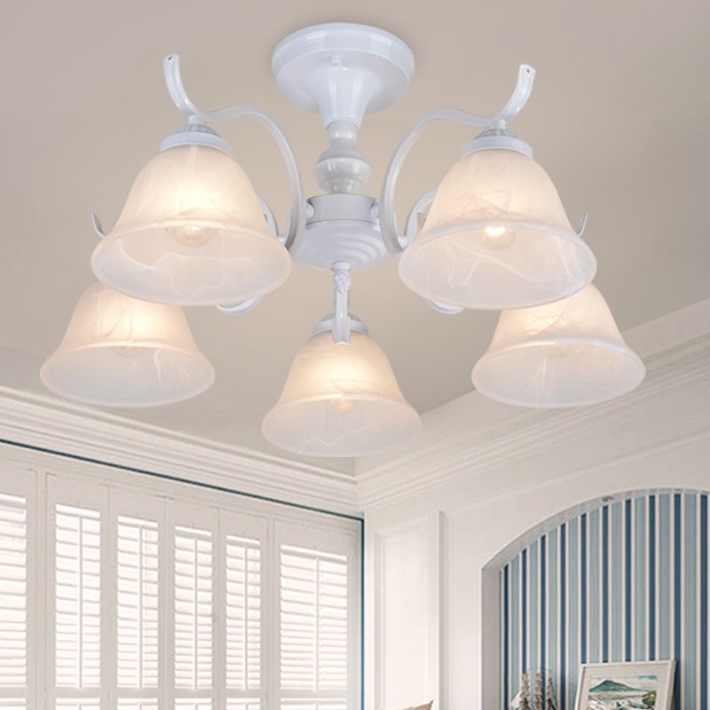 Bell blanc semi-luxueuse Mount Vintage Verage Shade plafond Plafond pour le salon
