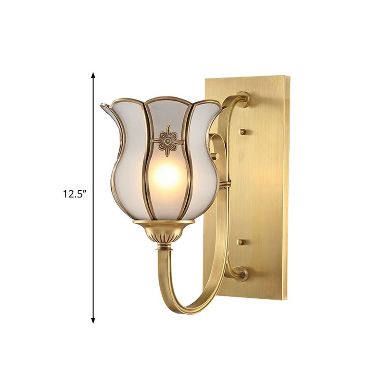 1-Head Metal Wall Light Traditionalism Brass Flower Living Room Wall Sconce Lighting with Bevel Glass Shade