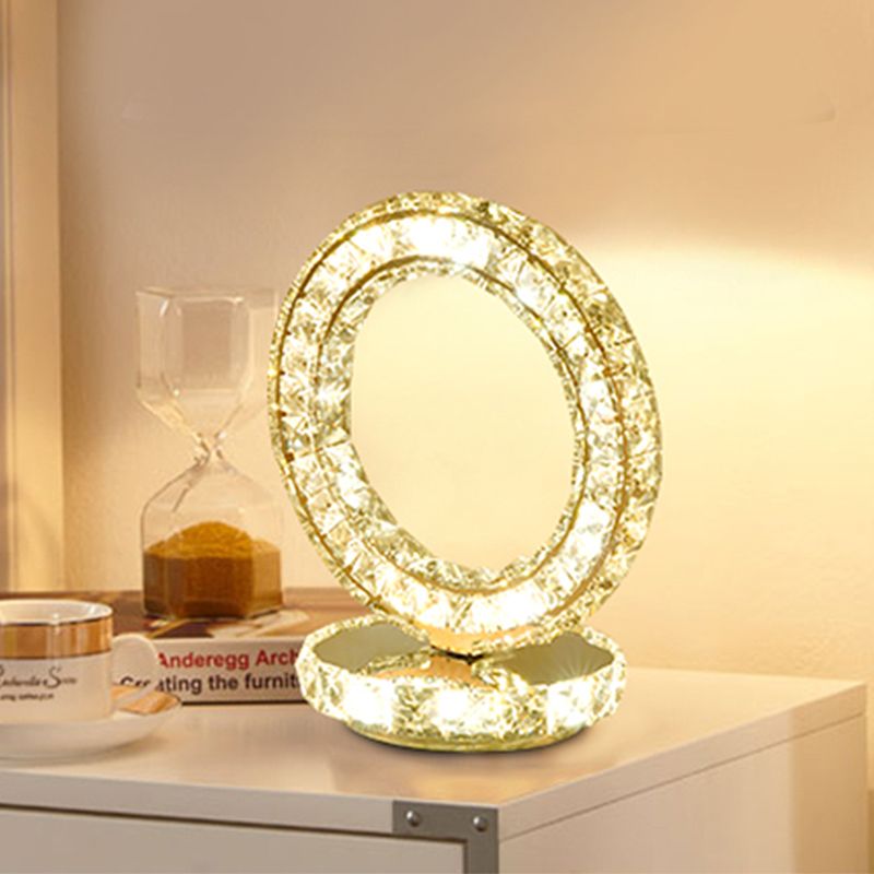 Lampada da comodino con finitura in metallo cromato, lampada da notte modernista a forma di cuore amorevole/rotonda a LED con accento di cristallo per comodino