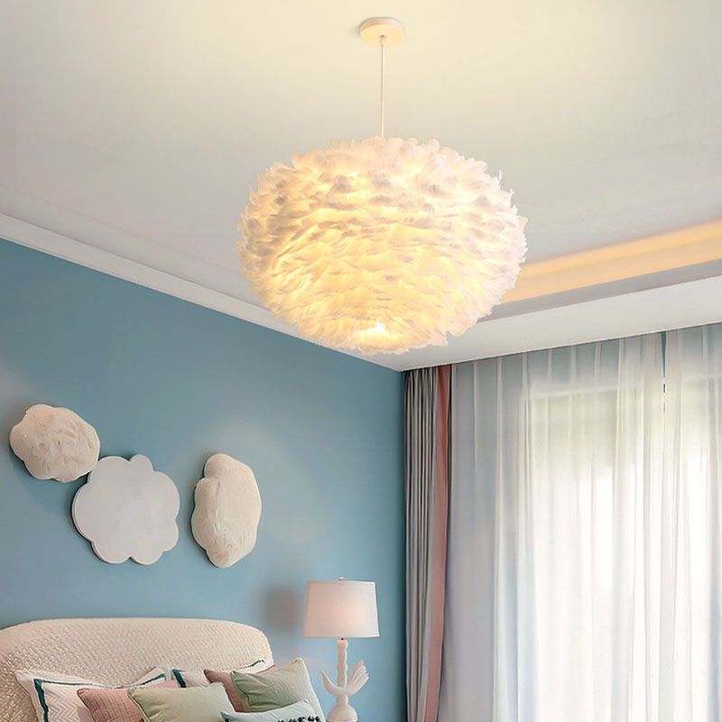 Luminaires de lustre Globe Chandelier Multi-Head Primp à lustre blanc avec une teinte en plumes