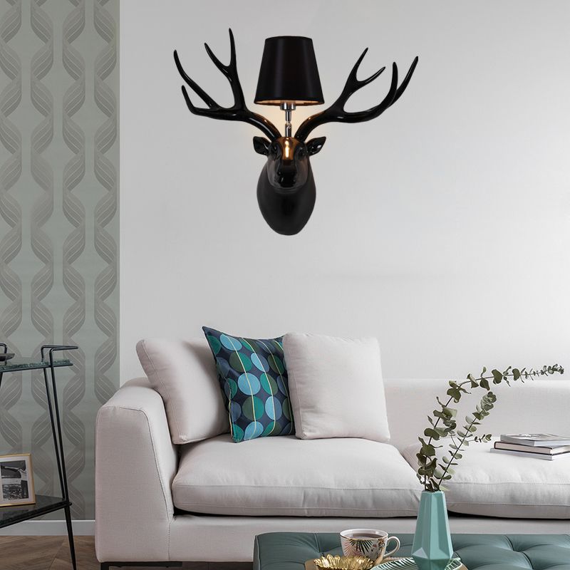 Resin Deer Sconce Light Country 1 Light Living Room Lampe murale en noir / mat noir / blanc avec de l'ombre en tissu