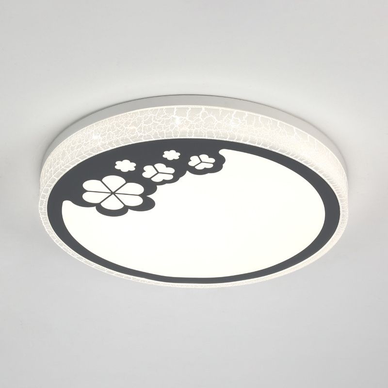 Modernist Round Flushmount Lighting Metal LED Bedroom Flush Mount in White and Black with Leaf Pattern
