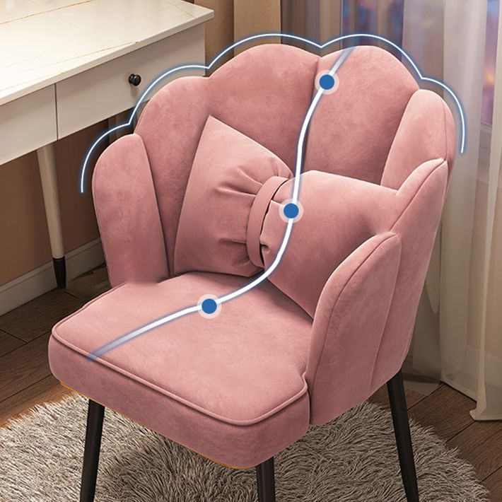 Chaise d'appoint contemporaine en métal, avec bras rembourrés, avec couronne et dossier supérieur