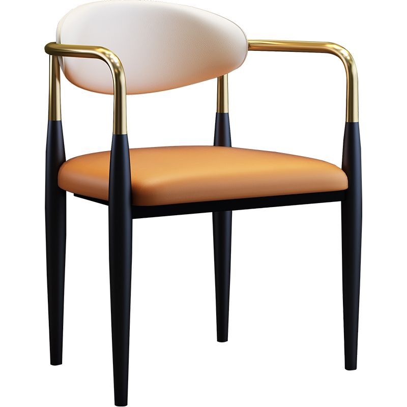 Scandinavische stijl Open Back Eetstoel Zwarte afwerking Blackafwerking Metalen Gekoppelde zijstoel voor thuisgebruik