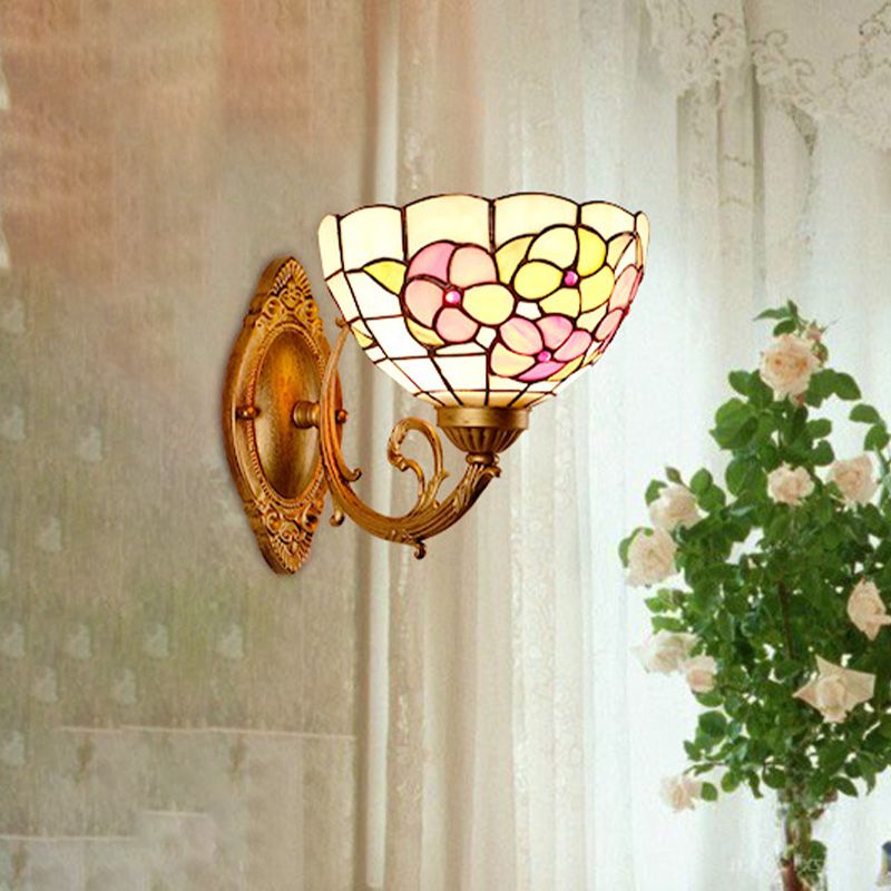 Flower Cut Glass Vanity Wall Light Fixture Baroque 1 Light Pink/Green Sconce for Bathroom
