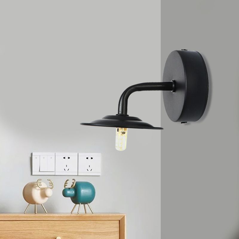 Acabado negro 1 Lámpara de pared de sombra plana de tono plano y liviano de bombilla 1 para dormitorio para dormitorio