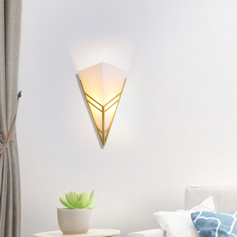 Triangle Modernist Wall Sconce Metal Sconce Light for Hallway