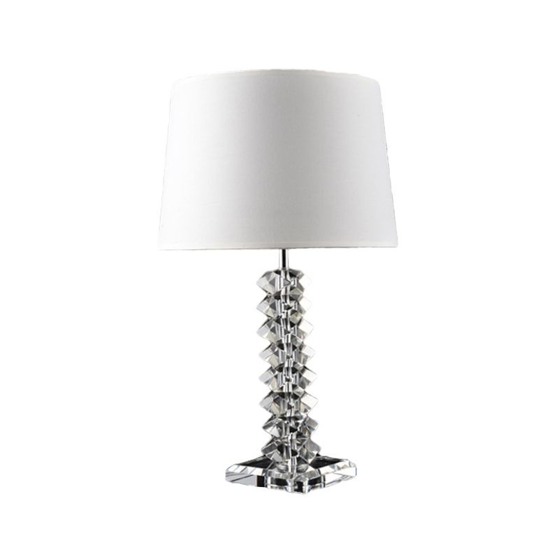 Lampe de bureau conique en tissu, lampe de table de nuit moderne à 1 ampoule en blanc avec base en cristal