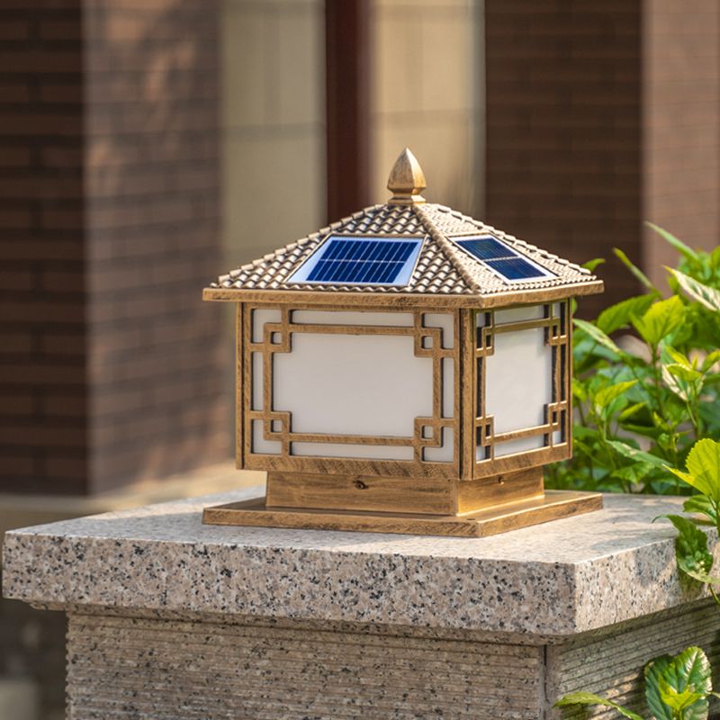 Contemporary LED Pillar Light Golden Solar Lighting Fixture for Garden