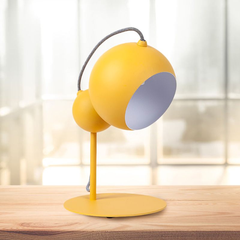 Lampada da tavolo globo rosa/giallo/verde Lampada da lettura modernista metallizzata a 1 luce con paralume regolabile per camera da letto