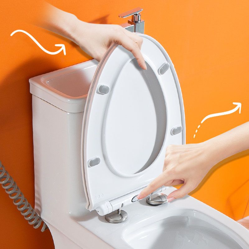 Siphon Jet Flush Toilet Modern One-Piece Toilet with Slow Close Seat