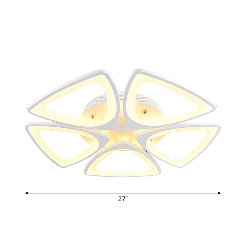 Triángulo Minimalista Flor Flush Montaje Acrílico 5/12/18 Cabezas Lámpara de techo de montaje de semi descarga en blanco