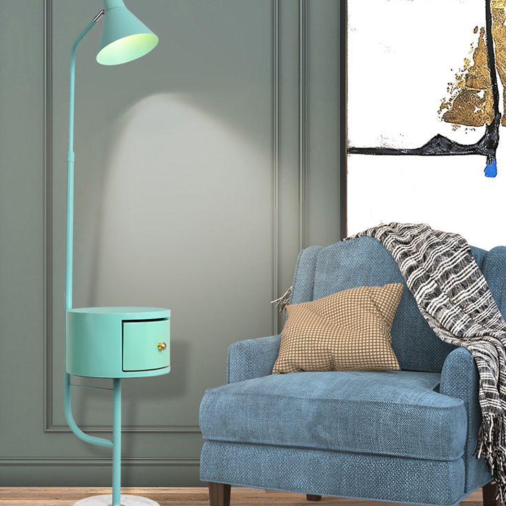 Verstellbare Hornschattenstehung Lampe Makkaron Metall 1 Lampen Wohnzimmer Bodenbeleuchtung mit Schublade