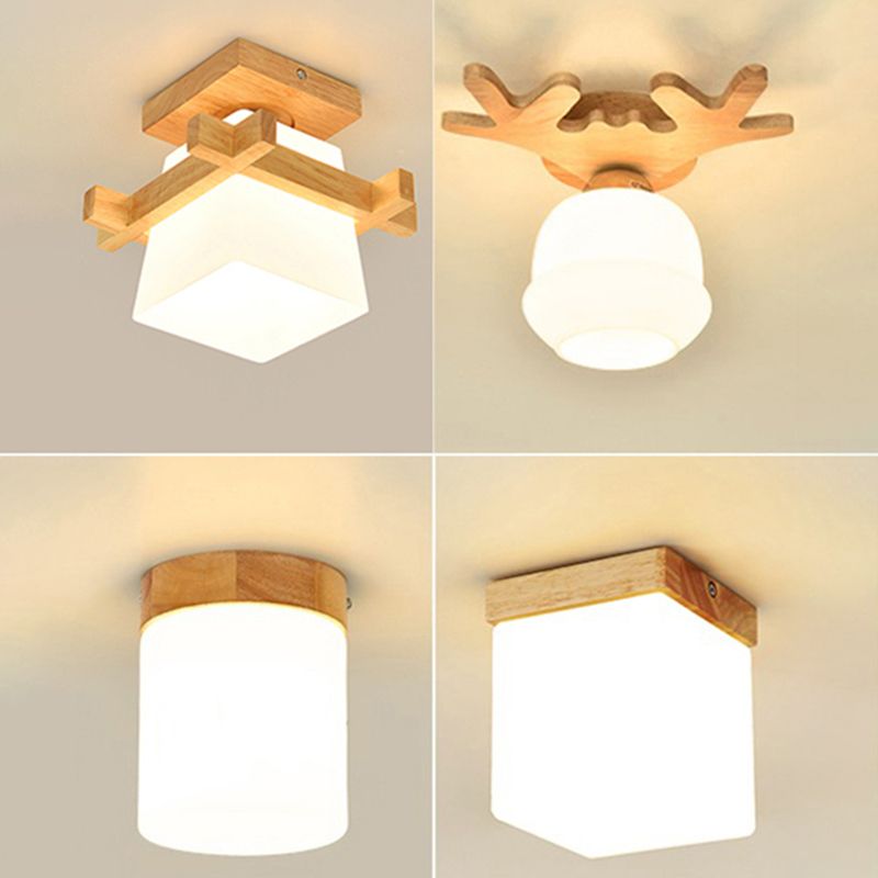 Moderne, schattige Deckeneinbauleuchte aus hellem Holz, Gang-Deckenleuchte aus Holz