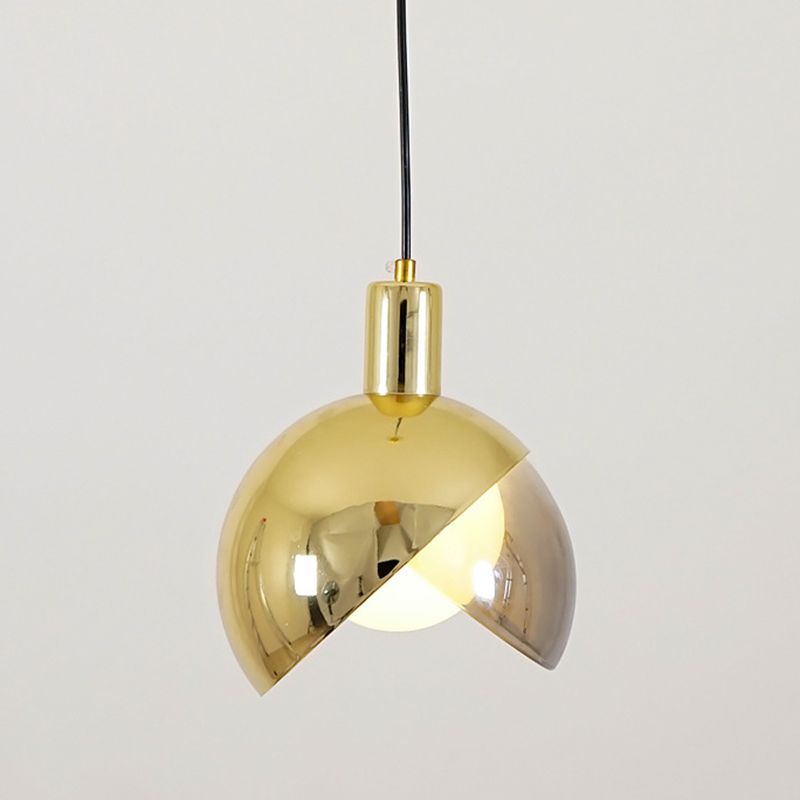 Luce a sospensione singolo a globo di ottone antico nella moderna lampada a sospensione di ferro elettroplate artistico