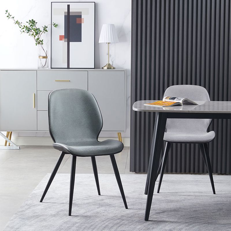 Chaises de salle à manger en cuir contemporaines, chaise sans accoudoirs à oreilles avec pieds en métal pour restaurant