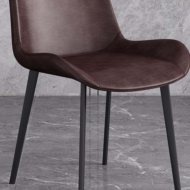 Chaise d'appoint de restaurant scandinave en cuir, chaise de salle à manger Parsons avec pieds en métal
