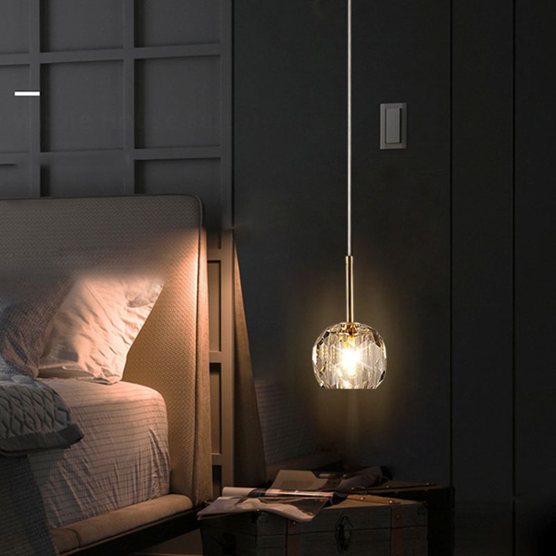 1-Licht-Schlafzimmer Decke Anhänger moderne Messing-Droplampe mit Kugelkristallschatten