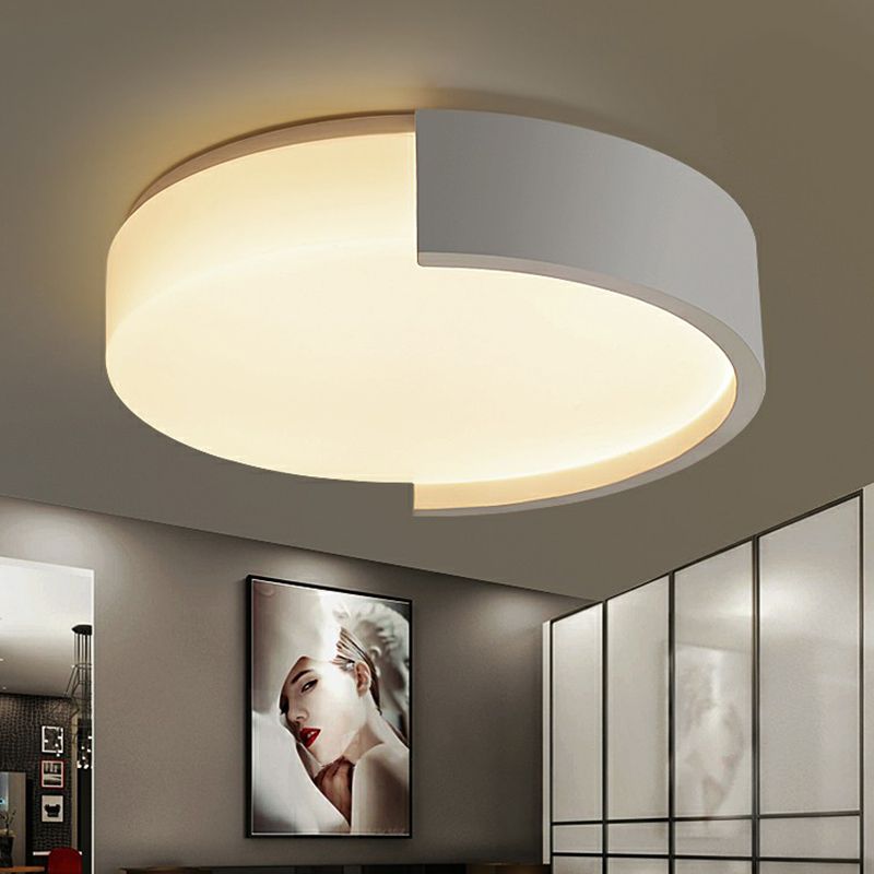 Round Bedroom LED Ceiling Flush Light Acrylic Minimalist Flushmount Lighting in White
