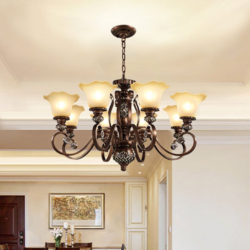 Platteland bloei hanger kroonluchter 8 lampen opaline glashangende lamp met gechrolde arm in brons voor woonkamer