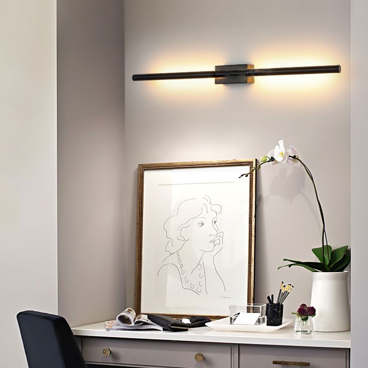 1-Light Linear Wall Sconce Modern Simple Style Metal Wall Lighting in Black and Gold