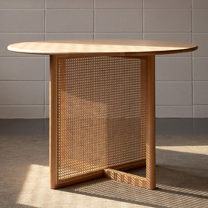 Contemporary Solid Wood Dinner Table Round Wood Base Dining Table