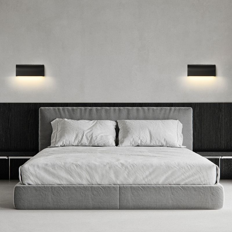 Single Modern Black/White Wall Mounted Sconce Metal LED Wall Light