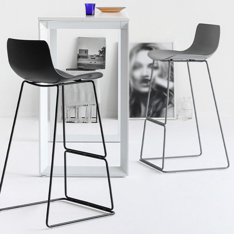 Modern Style Bar-stool Plastic Counter Bar Stool with Metal Legs for Kitchen