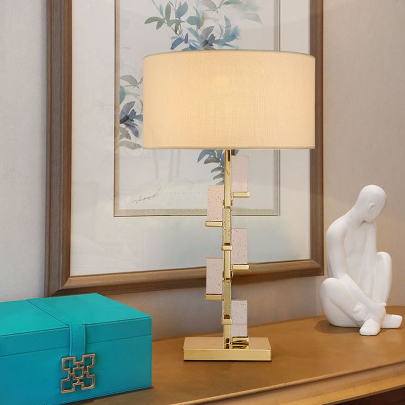 1 koplamp met de bureaulamp Modernist Gouden taakverlichting met cilinderstofschaduw