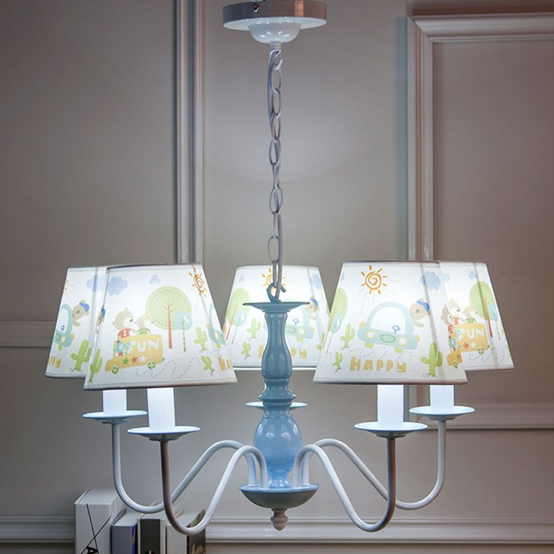 Strapponti lampadario a sfumatura affusolata con modello di cartone animato 5 luci in metallo lampada appesa per l'asilo