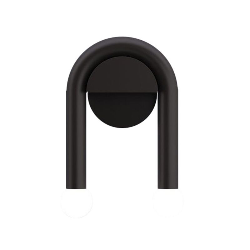 Lampada a parete a forma di U Illuminazione montata a parete nera metallica contemporanea con tonalità di vetro opale a sfera