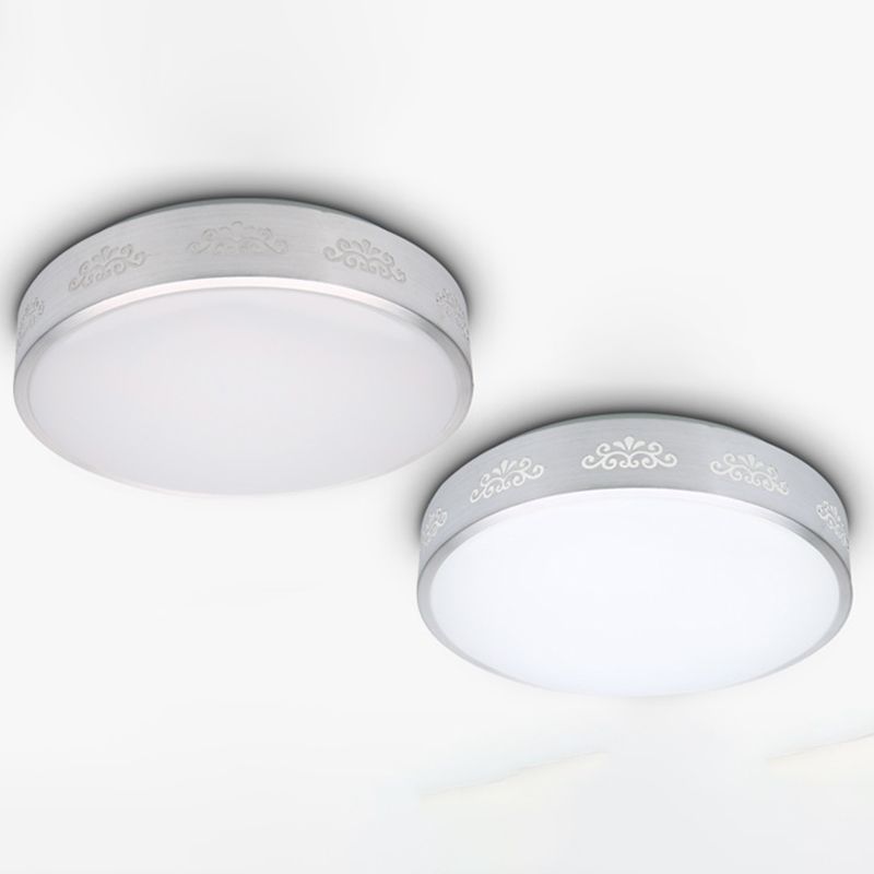 Metal Circle Flush Mount Light Fixture Simplicité LED Chrome Flush Ceiling Light