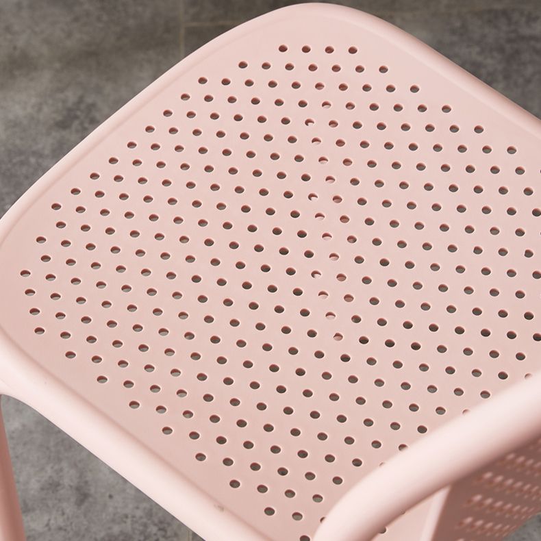 Silla auxiliar de comedor de plástico apilable, sillas de comedor escandinavas sin brazos (juego de 4)