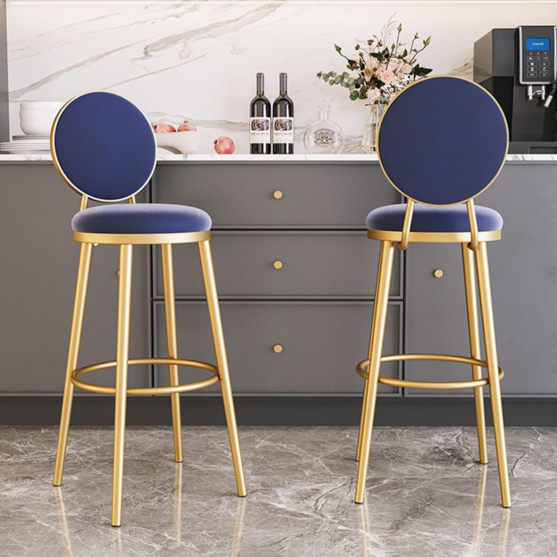 Glam Rückenlehne, armloser Thekenhocker, Café-Barhocker aus Eisen mit Samtkissen und Pedal