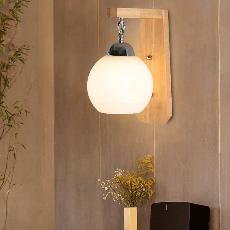 Luz de pared de globo de vidrio de leche con lámpara de pared contemporánea de bombilla de madera en blanco para dormitorio
