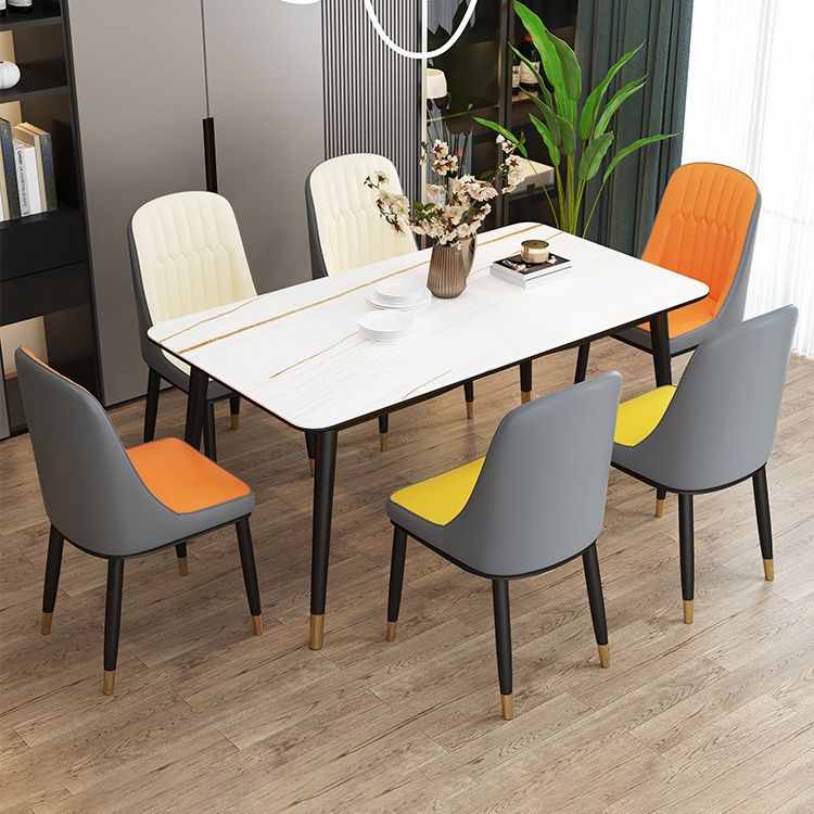 Chaise d'appoint contemporaine à la maison, chaise de salle à manger rembourrée en métal à dossier solide