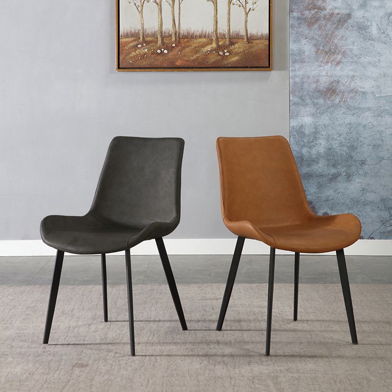 Silla de comedor tapizada de metal con respaldo sólido industrial para interiores