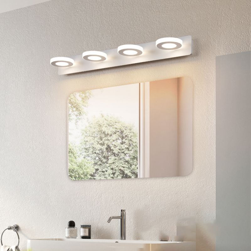 Postmodern Metal Vanity Light Strip White Multi Lights Mperror Light per il bagno