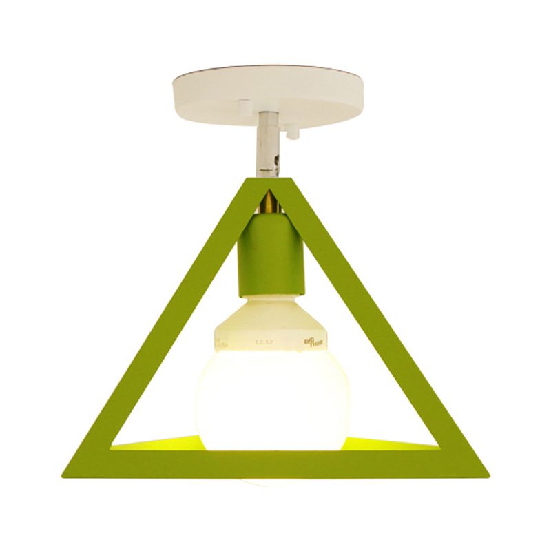 Lámpara de techo semi empotrada de jaula de alambre industrial retro con pantalla triangular Lámpara de techo de metal de 1 cabezal en negro/gris/blanco