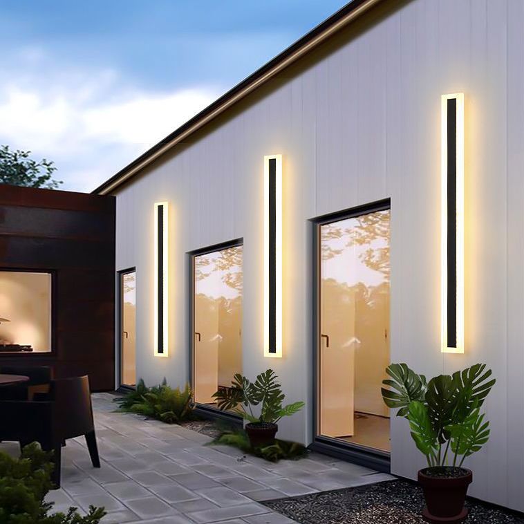 Metal Linear Shape Wall Light Modern Single Light Wall Mount Fixtures in Black