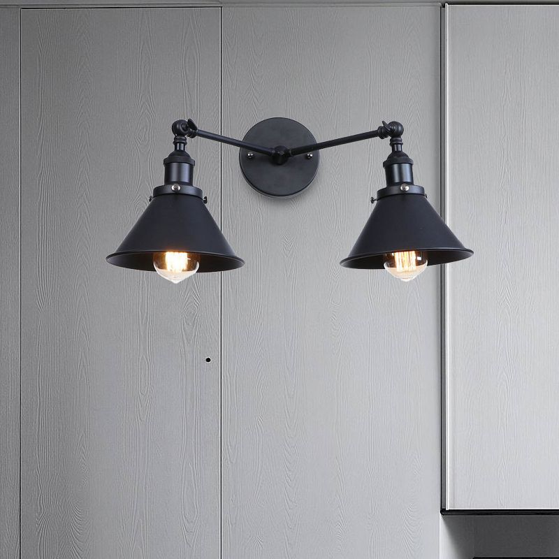 Tire d'ombrage effilée Mur mural Fixture industriel vintage 2 têtes Moup de serrage de la ferme Lumière en noir / laiton