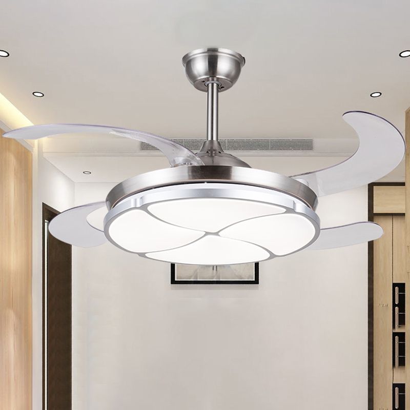 Clover Metal Semi Flush Mount Einfachheit LED Wohnzimmer Deckenlüfterbeleuchtung in Silber mit 4 klaren Klingen, 36 "/42" breit