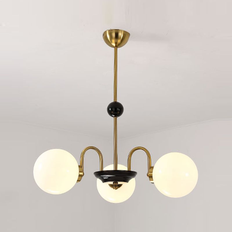 Luminaires de lustre en métal.