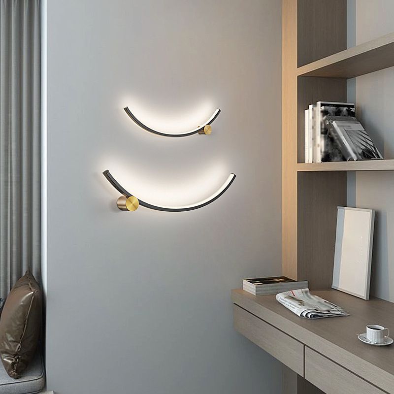 Linear Shape Wall Lamp Modern Style Acrylic 1 Light Sconce in Black