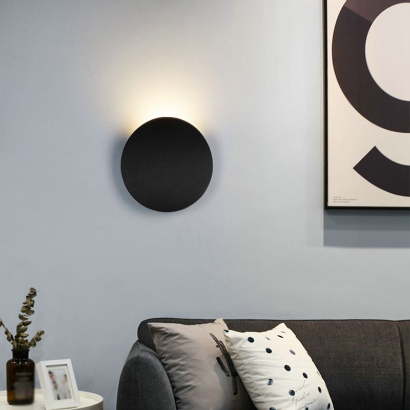 Round Shape Metal Wall Sconce Modern Style 1-Light Wall Mounted Light for Bedroom